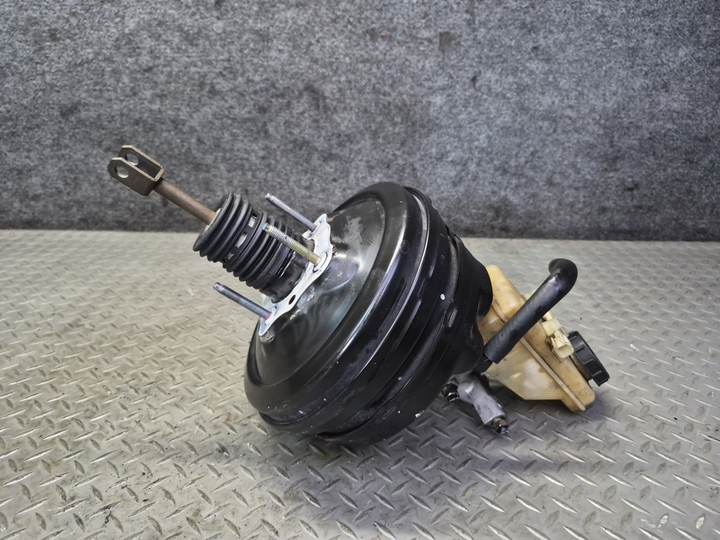 02-05 Ford Thunderbird Brake Master Cylinder Booster Fluid Reservoir OEM