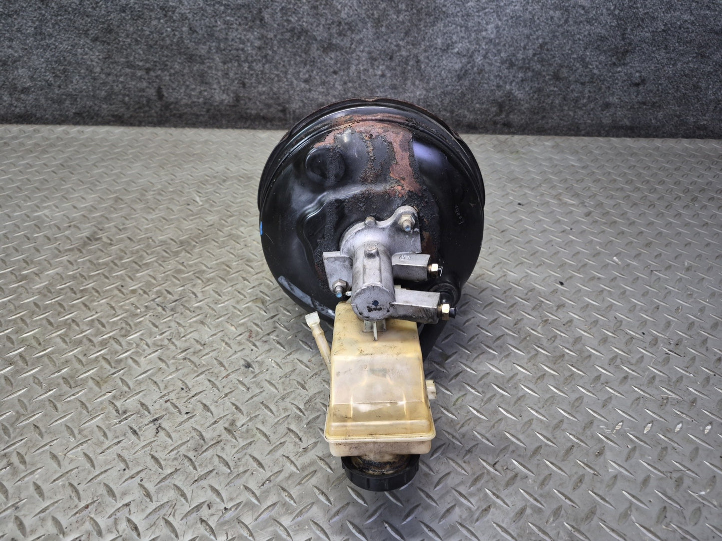 02-05 Ford Thunderbird Brake Master Cylinder Booster Fluid Reservoir OEM