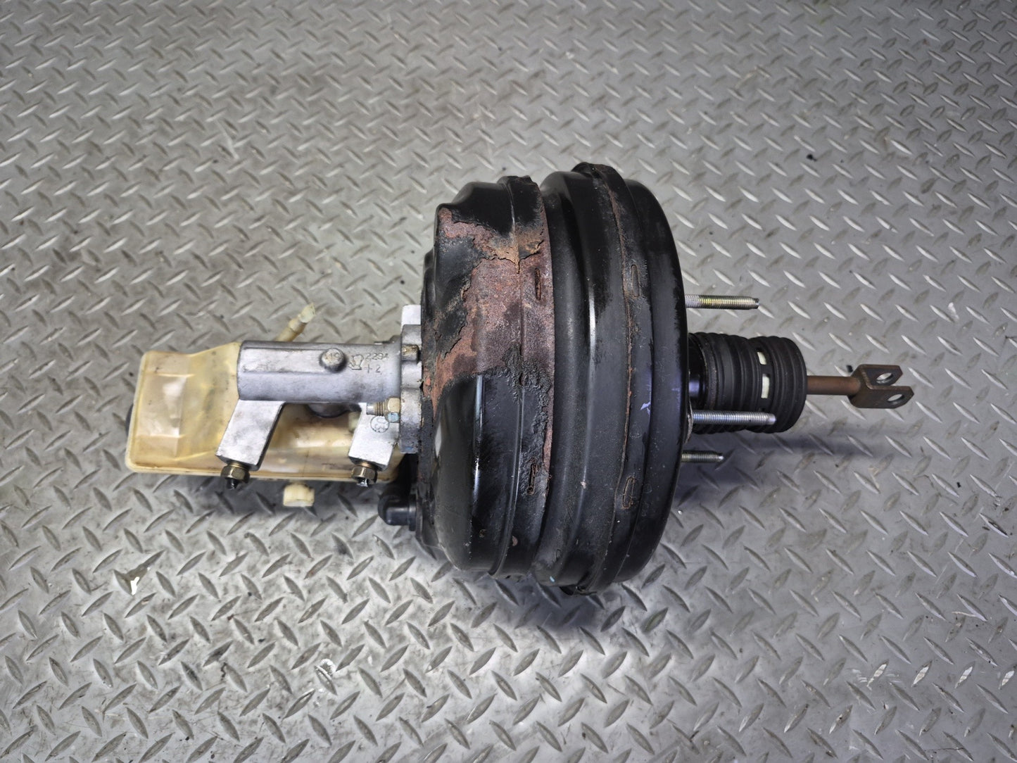 02-05 Ford Thunderbird Brake Master Cylinder Booster Fluid Reservoir OEM