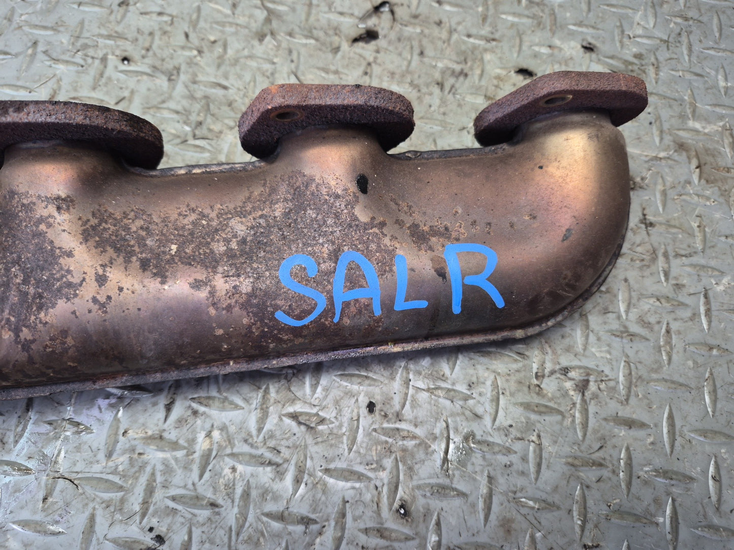 99-02 Mercedes R129 SL500 5.0L M113 Set of 2 Engine Motor Exhaust Manifold OEM