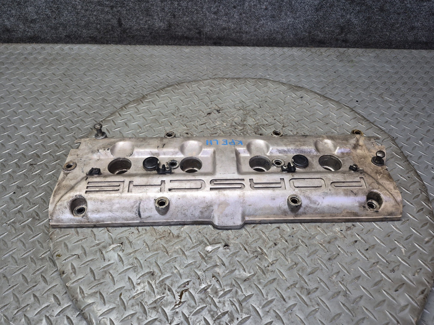 1985-1986 Porsche 928 S 5.0L V8 Engine Right & Left Side Valve Cover Set