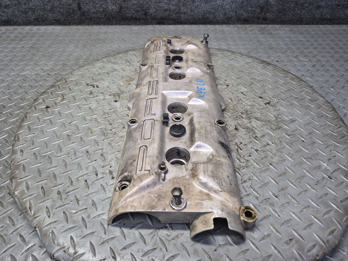 1985-1986 Porsche 928 S 5.0L V8 Engine Right & Left Side Valve Cover Set