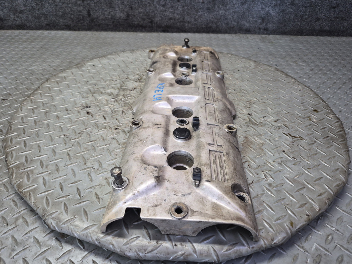 1985-1986 Porsche 928 S 5.0L V8 Engine Right & Left Side Valve Cover Set