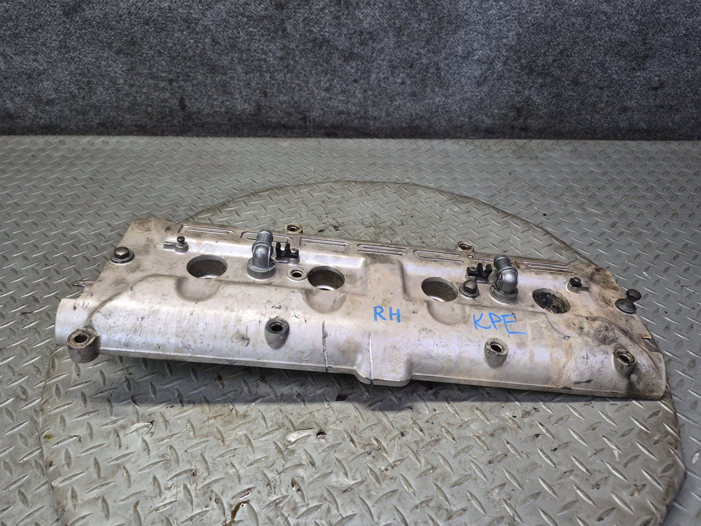 1985-1986 Porsche 928 S 5.0L V8 Engine Right & Left Side Valve Cover Set