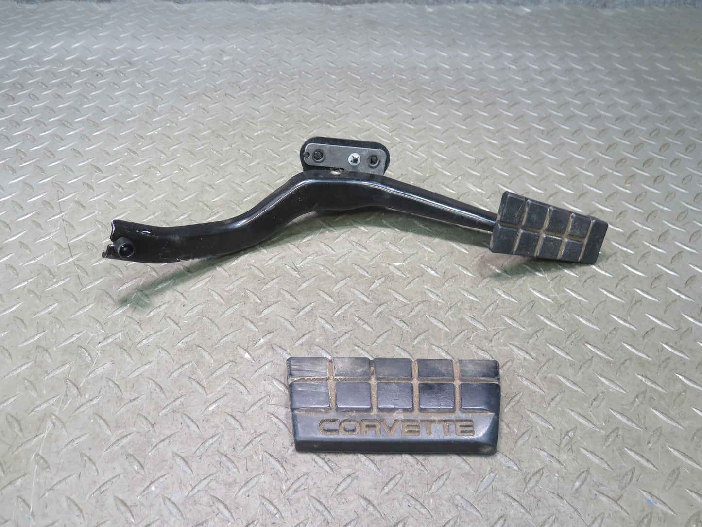 92-96 Chevrolet Corvette C4 Gas Acceleration Throttle & Brake Pedal Pad Set OEM