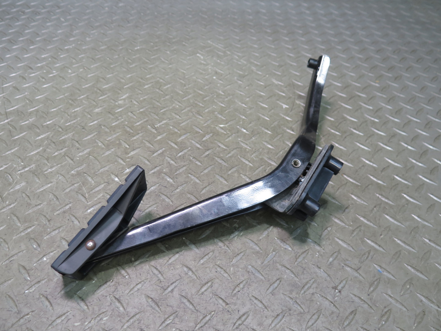 92-96 Chevrolet Corvette C4 Gas Acceleration Throttle & Brake Pedal Pad Set OEM