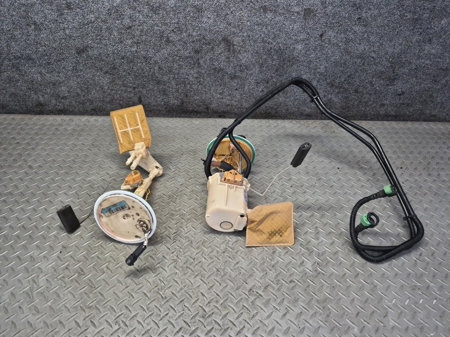 03-05 Ford Thunderbird Set of 2 Fuel Pump Level Sensor Sending Unit OEM