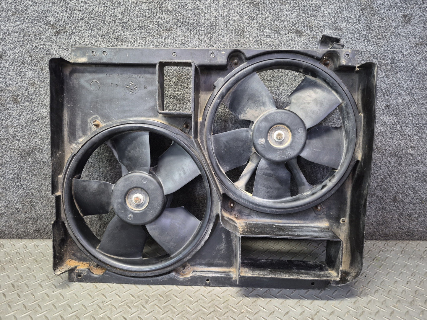 94-96 Chevrolet Corvette C4 Engine Cooling Fan Motor Shroud 10157958 OEM