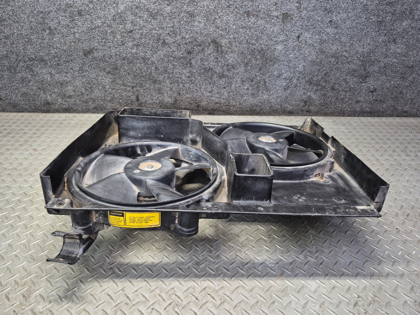 94-96 Chevrolet Corvette C4 Engine Cooling Fan Motor Shroud 10157958 OEM