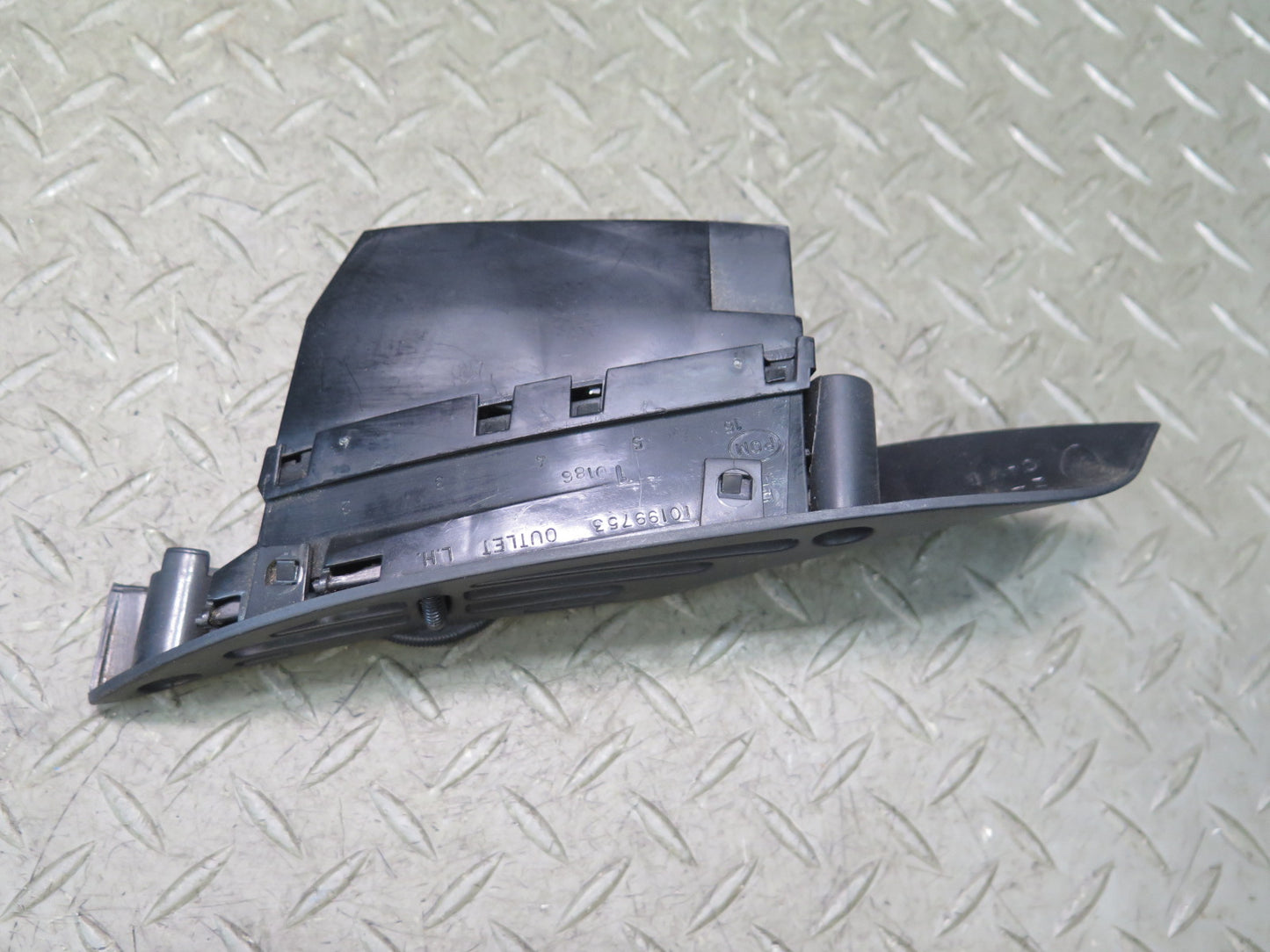 94-96 Chevrolet Corvette C4 Dash Front Left A/C Air Vent Grille 10161885 OEM
