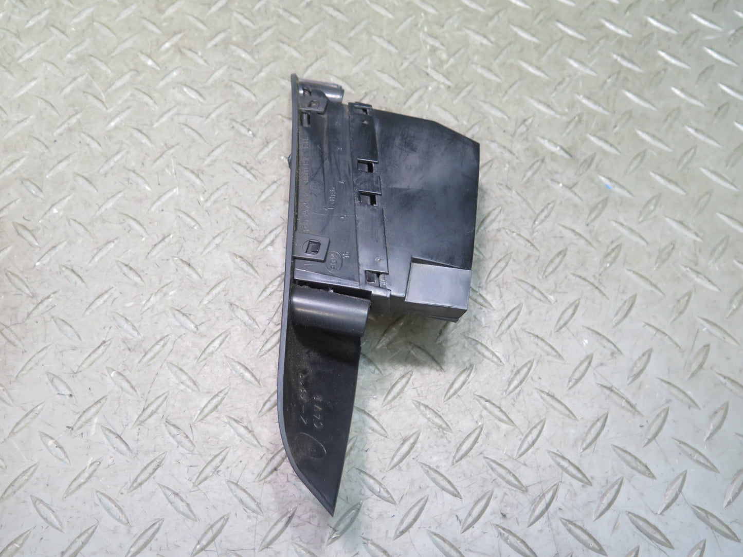 94-96 Chevrolet Corvette C4 Dash Front Left A/C Air Vent Grille 10161885 OEM