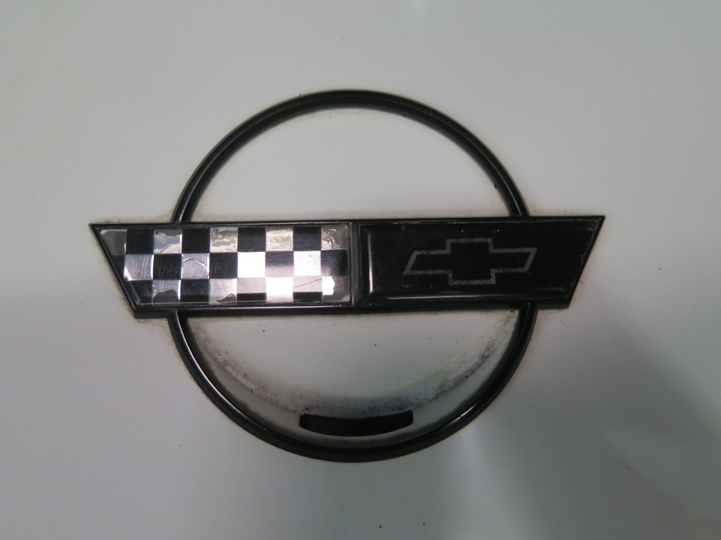 86-96 Chevrolet Corvette C4 Fuel Tank Filler Door Lid w Emblem White 14047485