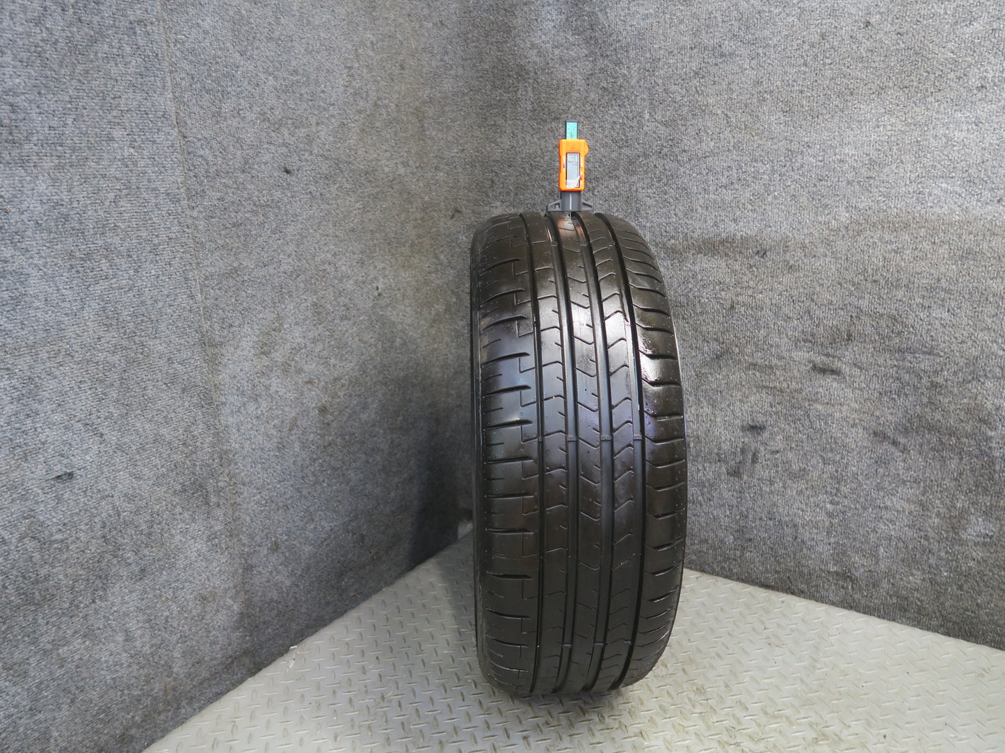 Set of 2 Pirelli P Zero Summer Tire 205/40 R18" RUN Flat 86W 4525 8/32 Tread