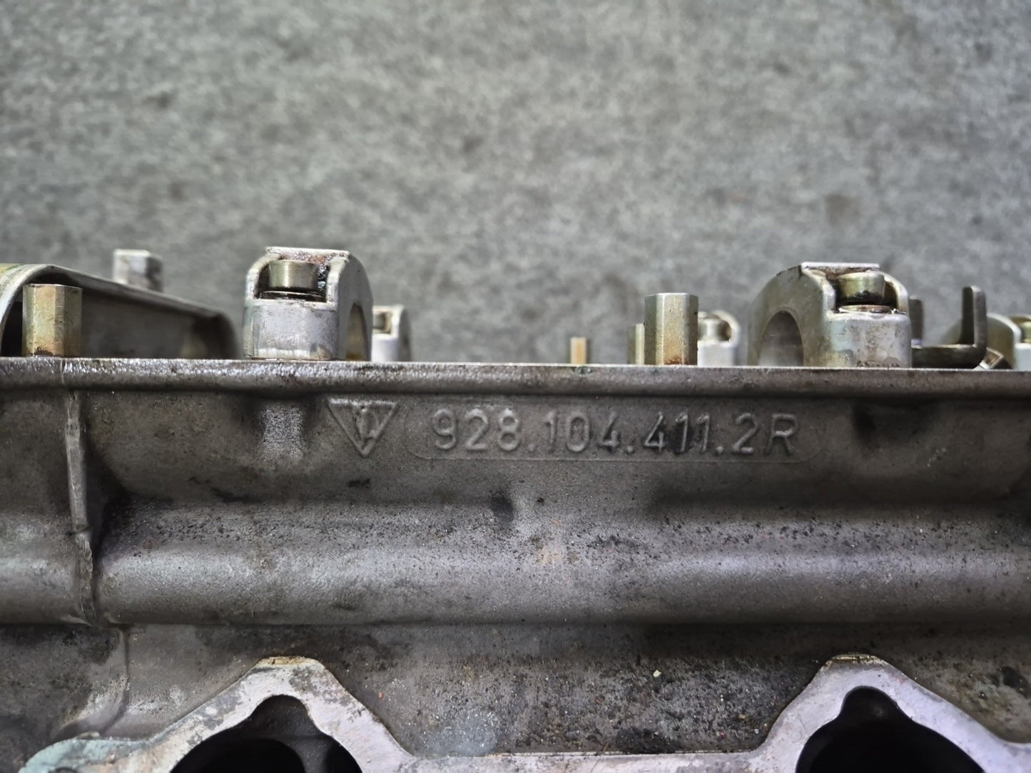 1985-1986 Porsche 928 S 5.0L Engine Motor Right Side Cylinder Head 9281044112R