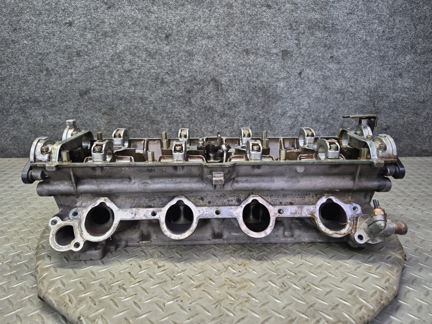 1985-1986 Porsche 928 S 5.0L Engine Motor Right Side Cylinder Head 9281044112R