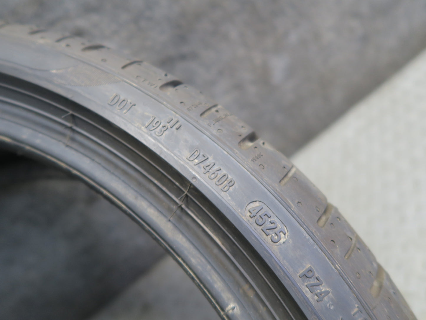 Set of 2 Pirelli P Zero Summer Tire 205/40 R18" RUN Flat 86W 4525 8/32 Tread