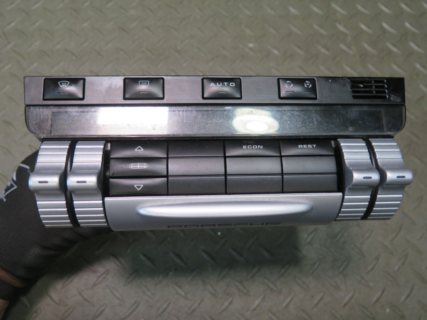 2008-2010 Porsche Cayenne 957 Front A/C Heater Climate Control Switch Panel