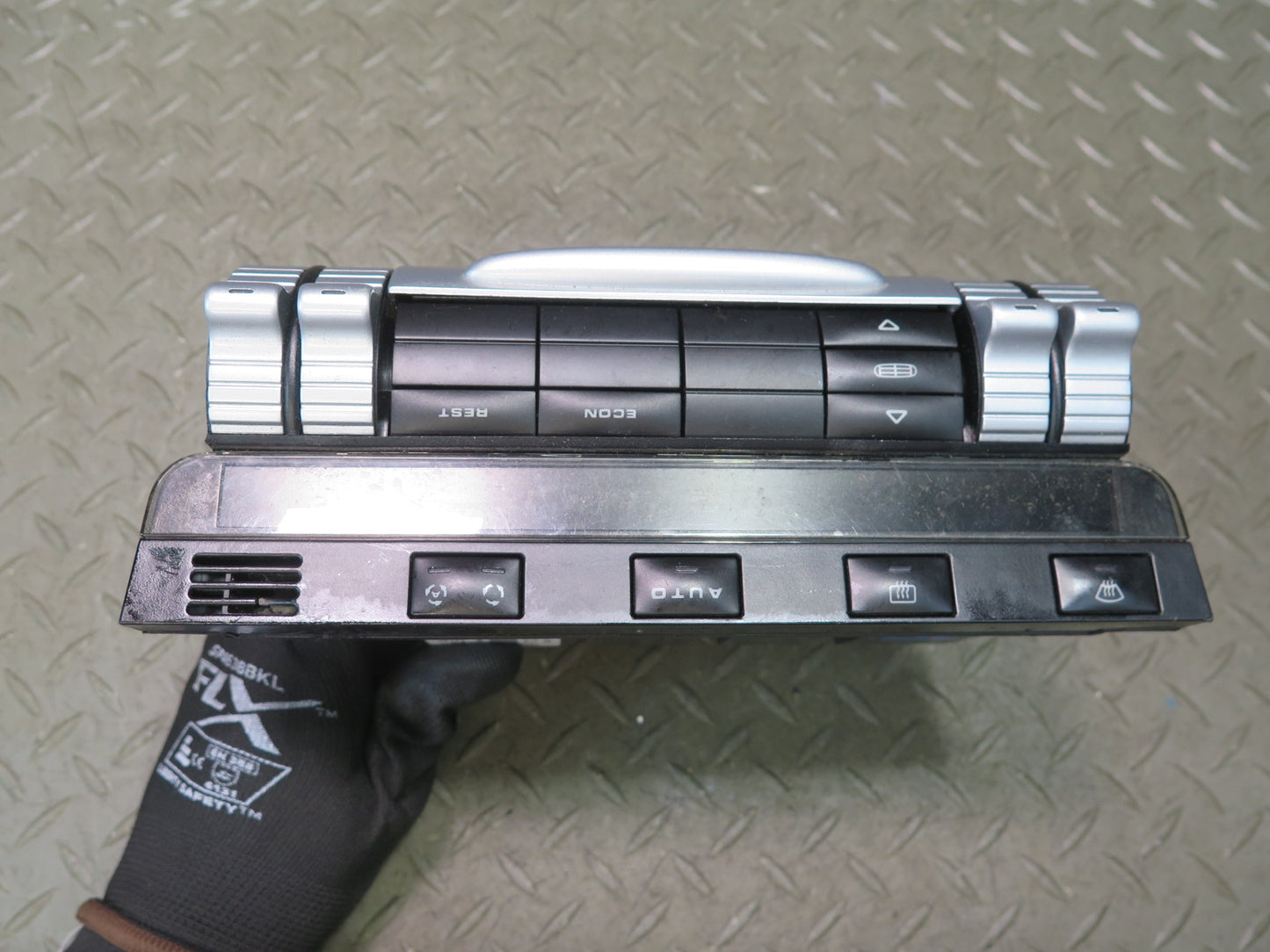 2008-2010 Porsche Cayenne 957 Front A/C Heater Climate Control Switch Panel