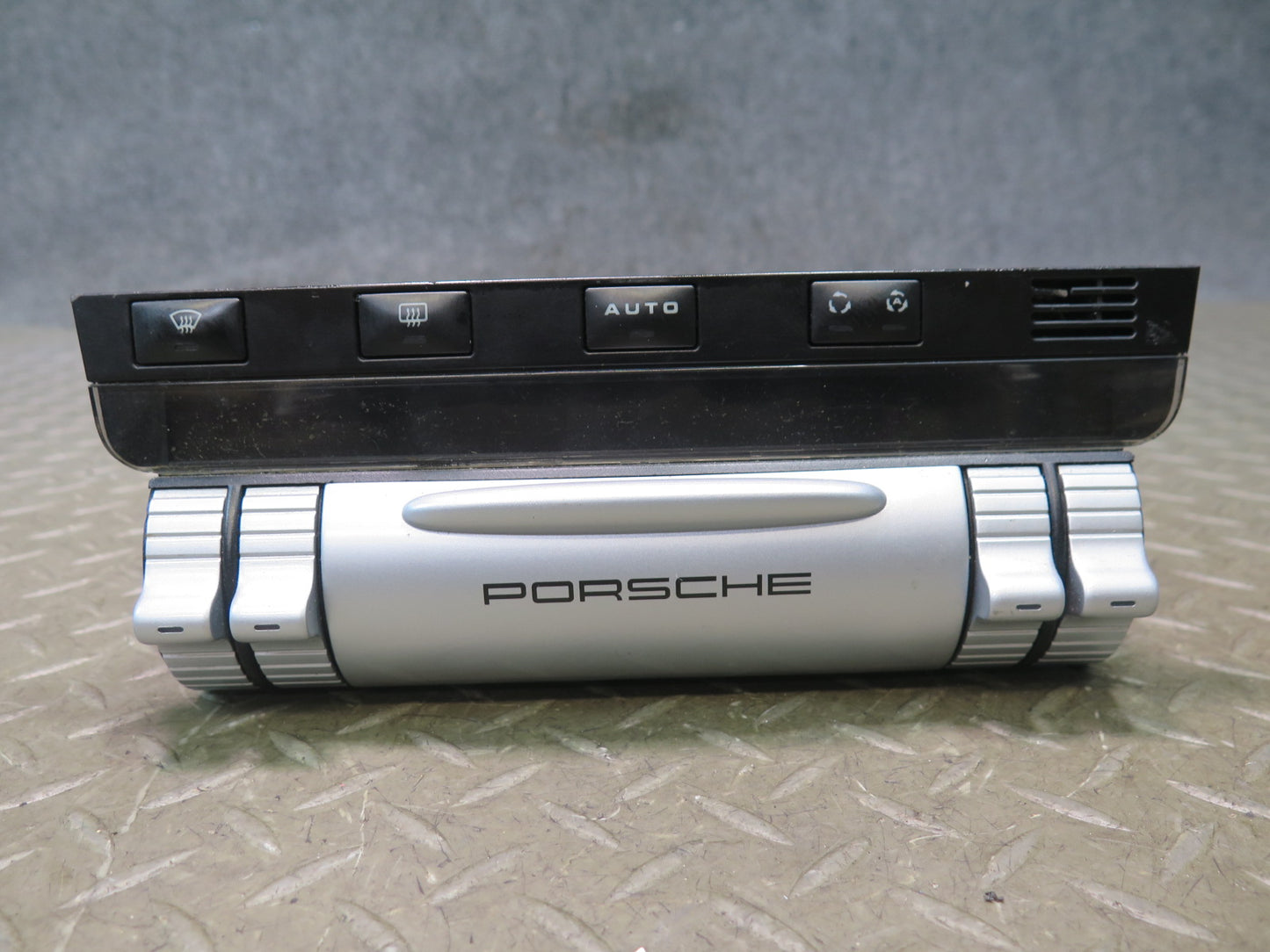2008-2010 Porsche Cayenne 957 Front A/C Heater Climate Control Switch Panel