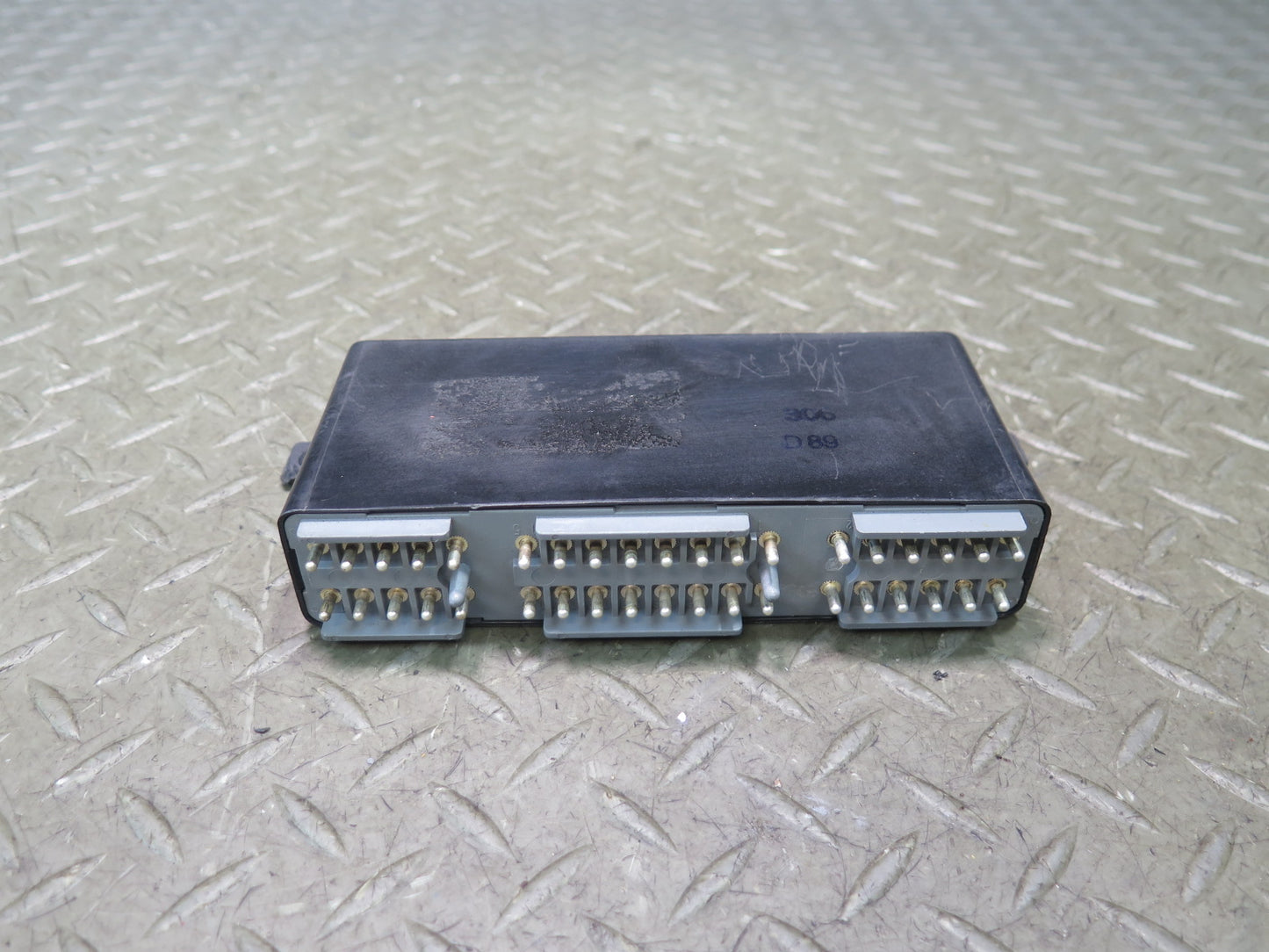 86-89 Mercedes R107 560SL Light Lamp Control Module 1075420132 OEM