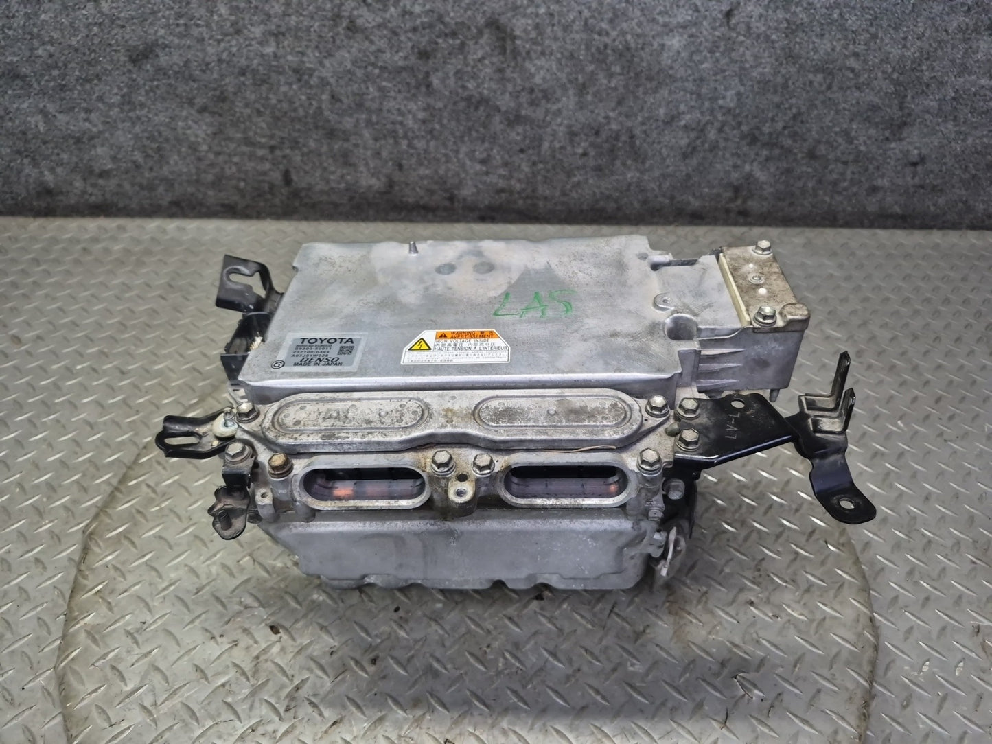 2008 Lexus UVF46L LS600h Hybrid Battery Power Inverter & Converter OEM