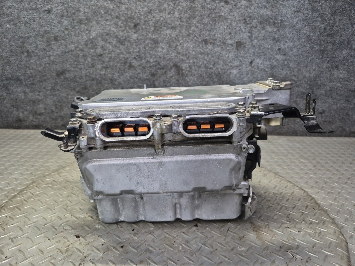2008 Lexus UVF46L LS600h Hybrid Battery Power Inverter & Converter OEM