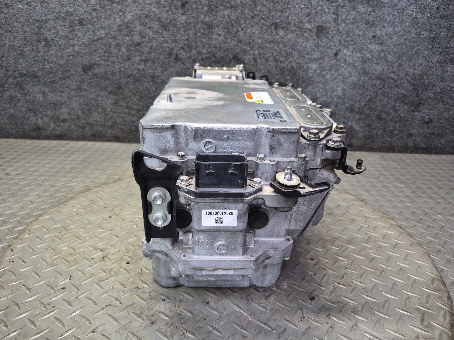 2008 Lexus UVF46L LS600h Hybrid Battery Power Inverter & Converter OEM