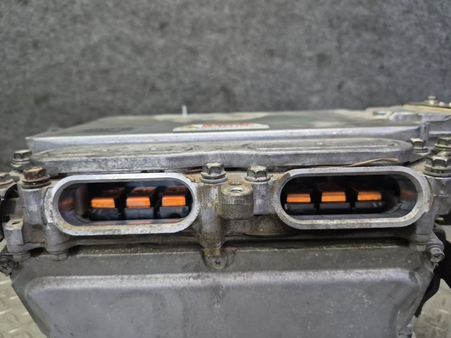 2008 Lexus UVF46L LS600h Hybrid Battery Power Inverter & Converter OEM