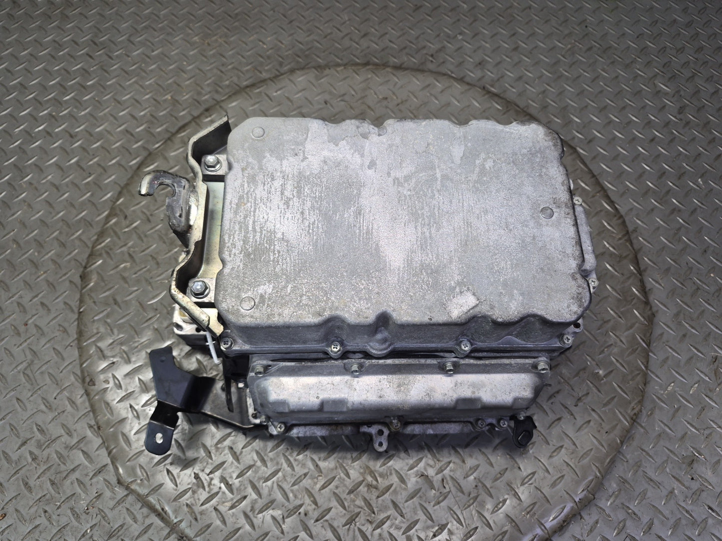 2008 Lexus UVF46L LS600h Hybrid Battery Power Inverter & Converter OEM