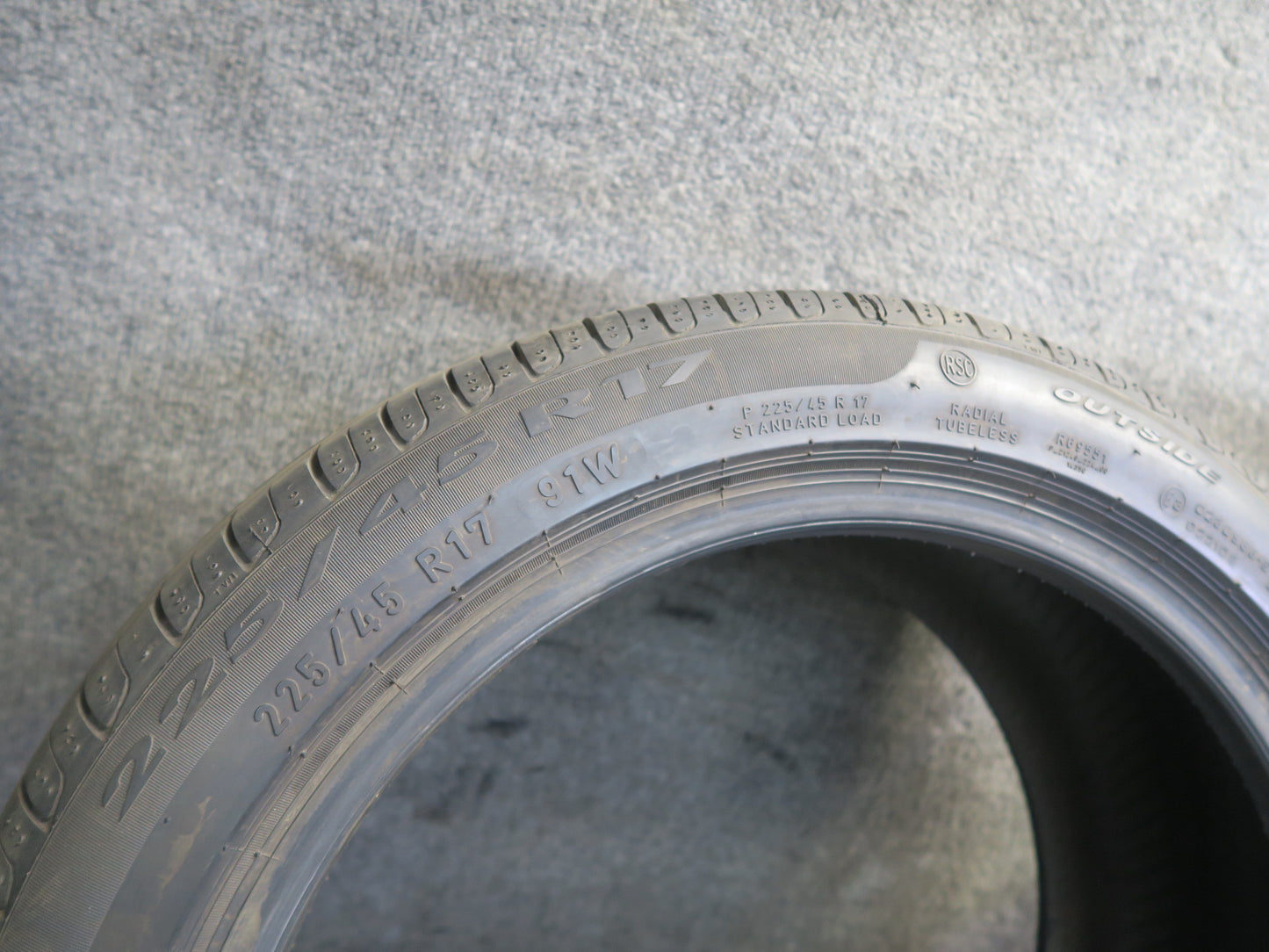 Set of 2 Pirelli Cinturato P7 Tire 225/45 R17" RUN Flat 91W 3222 6/32 8/32 Tread