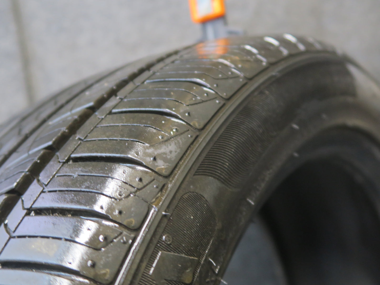 Advanta ER800 Tire 245/45 R18 100H M+S 3625 10/32 Tread