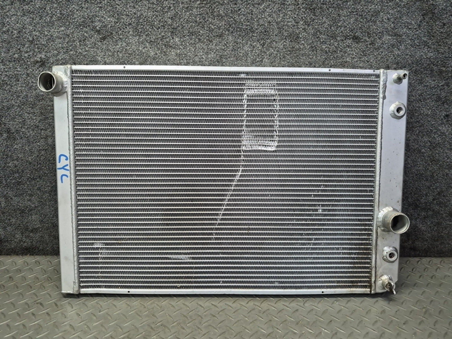 94-96 Chevrolet Corvette C4 Aftermarket Engine Cooling Radiator