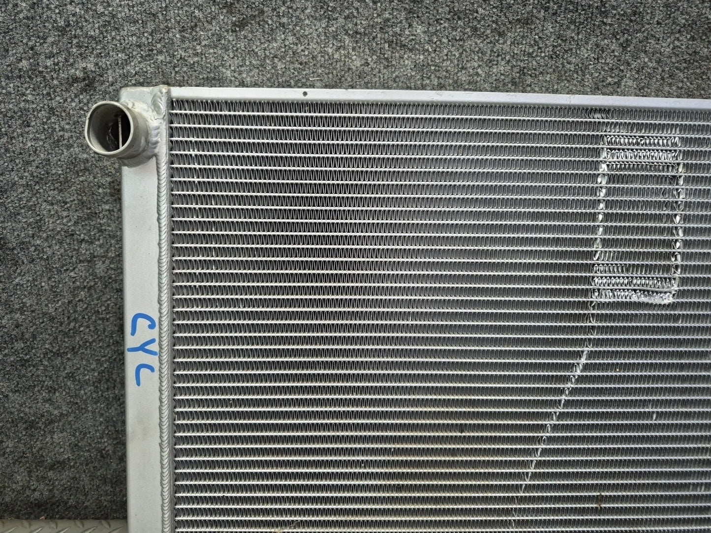 94-96 Chevrolet Corvette C4 Aftermarket Engine Cooling Radiator