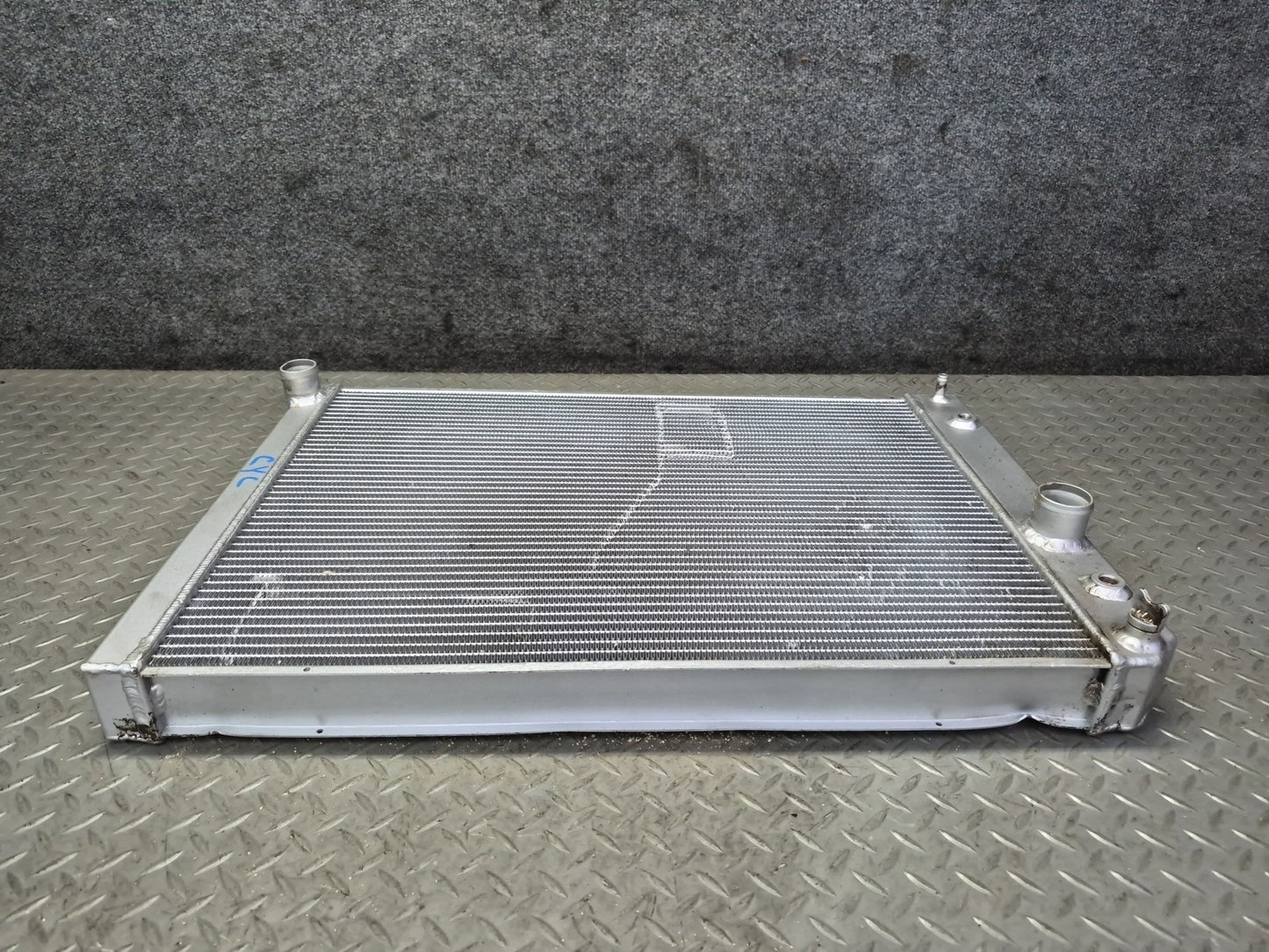 94-96 Chevrolet Corvette C4 Aftermarket Engine Cooling Radiator