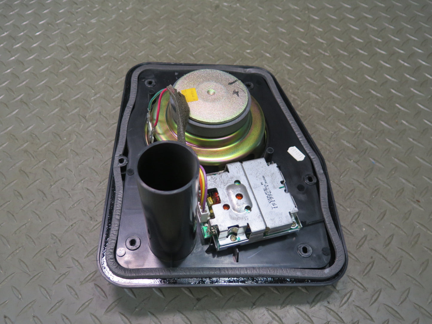 90-96 Chevrolet Corvette C4 Coupe Set of 2 Rear Left & Right Bose Speaker OEM