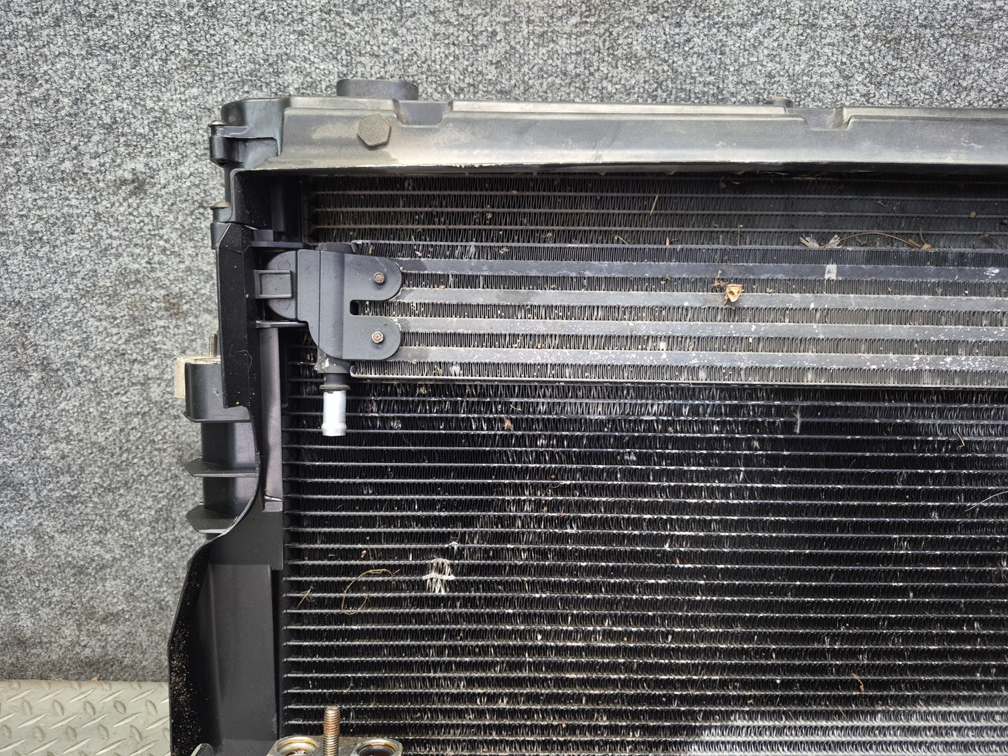 06-10 BMW E63 E64 M6 5.0L S85 Engine Radiator A/C Condenser Oil Cooler Fan Assy