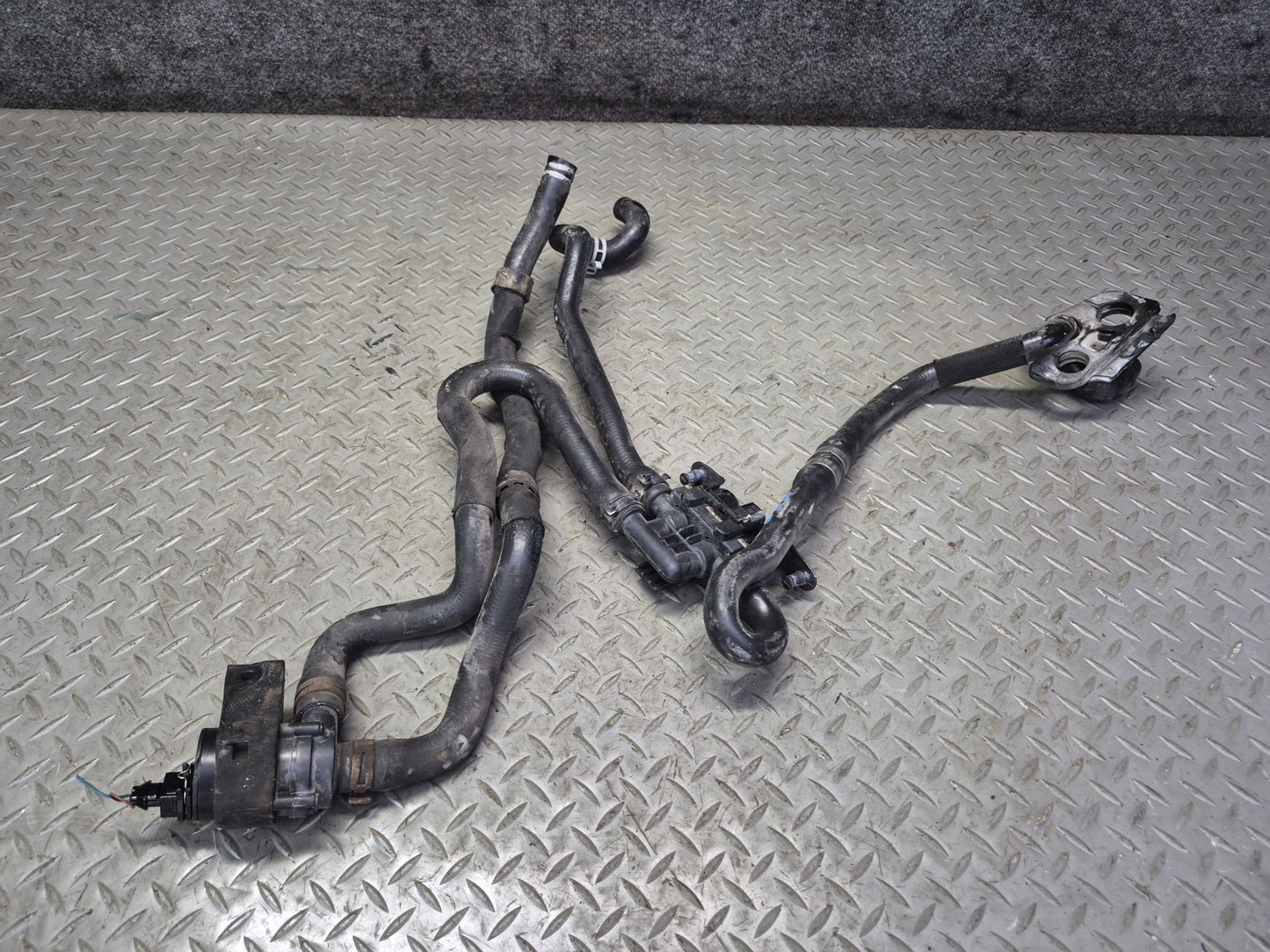 2006-2010 BMW E63 E64 M6 S85 Engine Radiator Coolant Hose Pipe Line Set