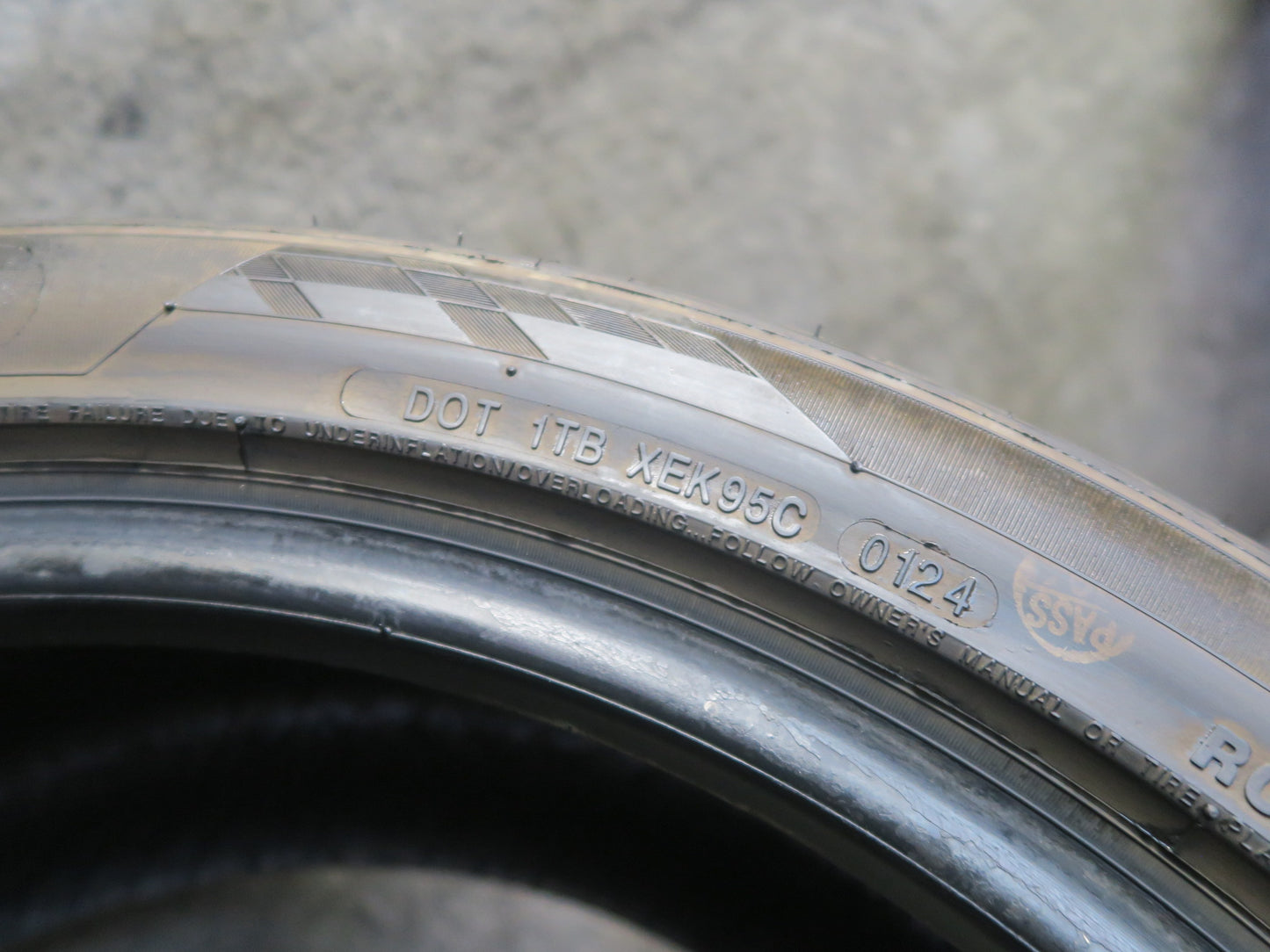 Set of 2 Lexani LX UHP-207 ALL Season Tire 245/40 R18" 97W M+S 0124 7/32 Tread
