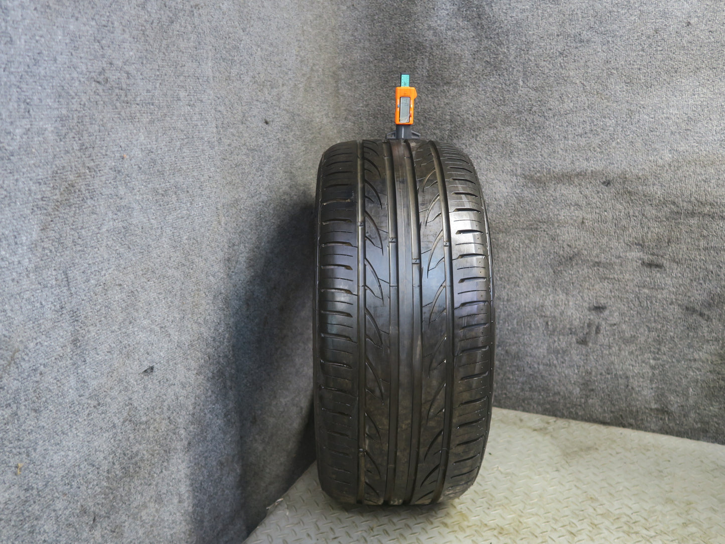 Set of 2 Lexani LX UHP-207 ALL Season Tire 245/40 R18" 97W M+S 0124 7/32 Tread