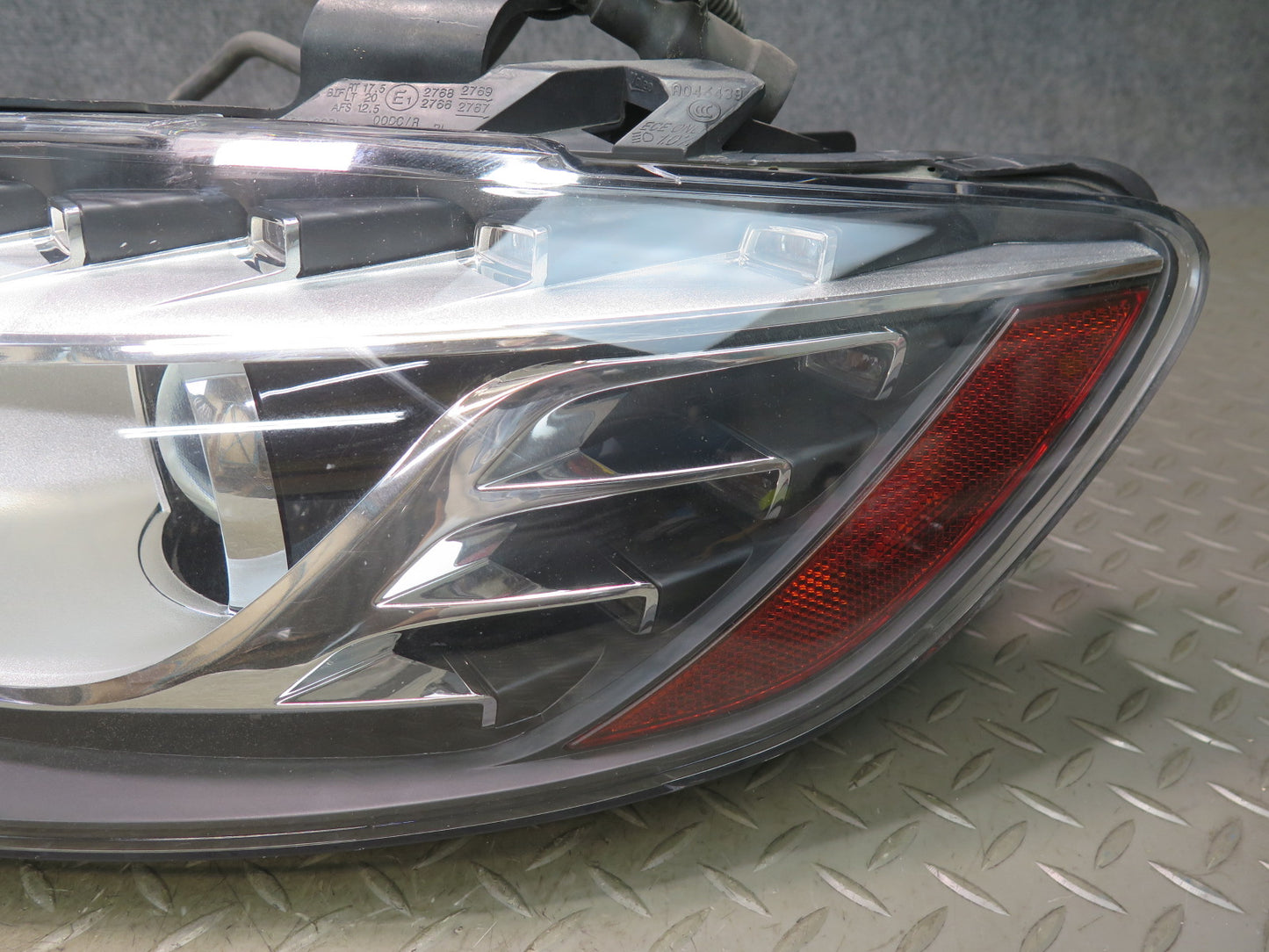 10-15 Audi 4L Q7 Set of 2 Front Left & Right Xenon HID Headlight Lamp OEM