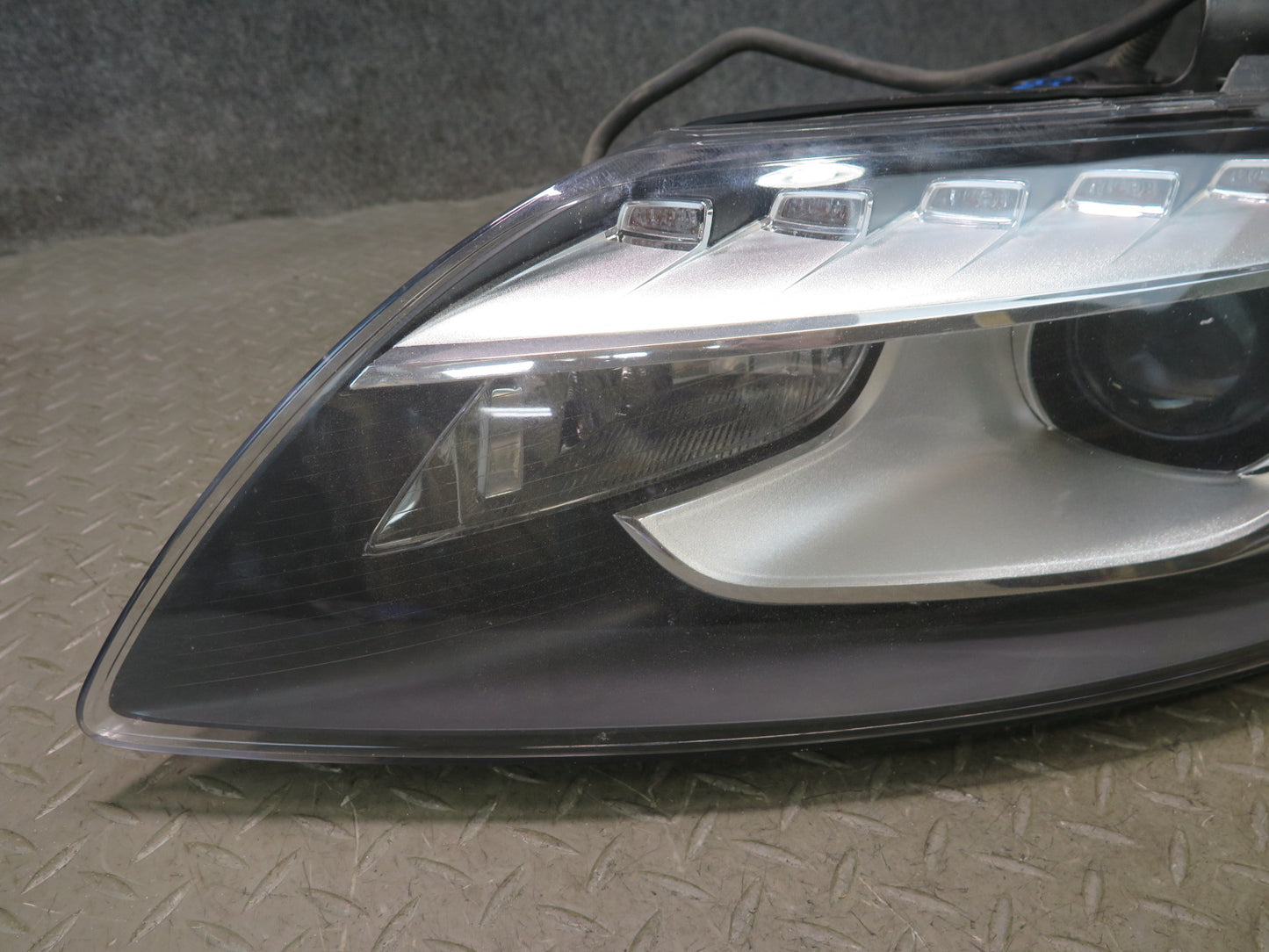 10-15 Audi 4L Q7 Set of 2 Front Left & Right Xenon HID Headlight Lamp OEM