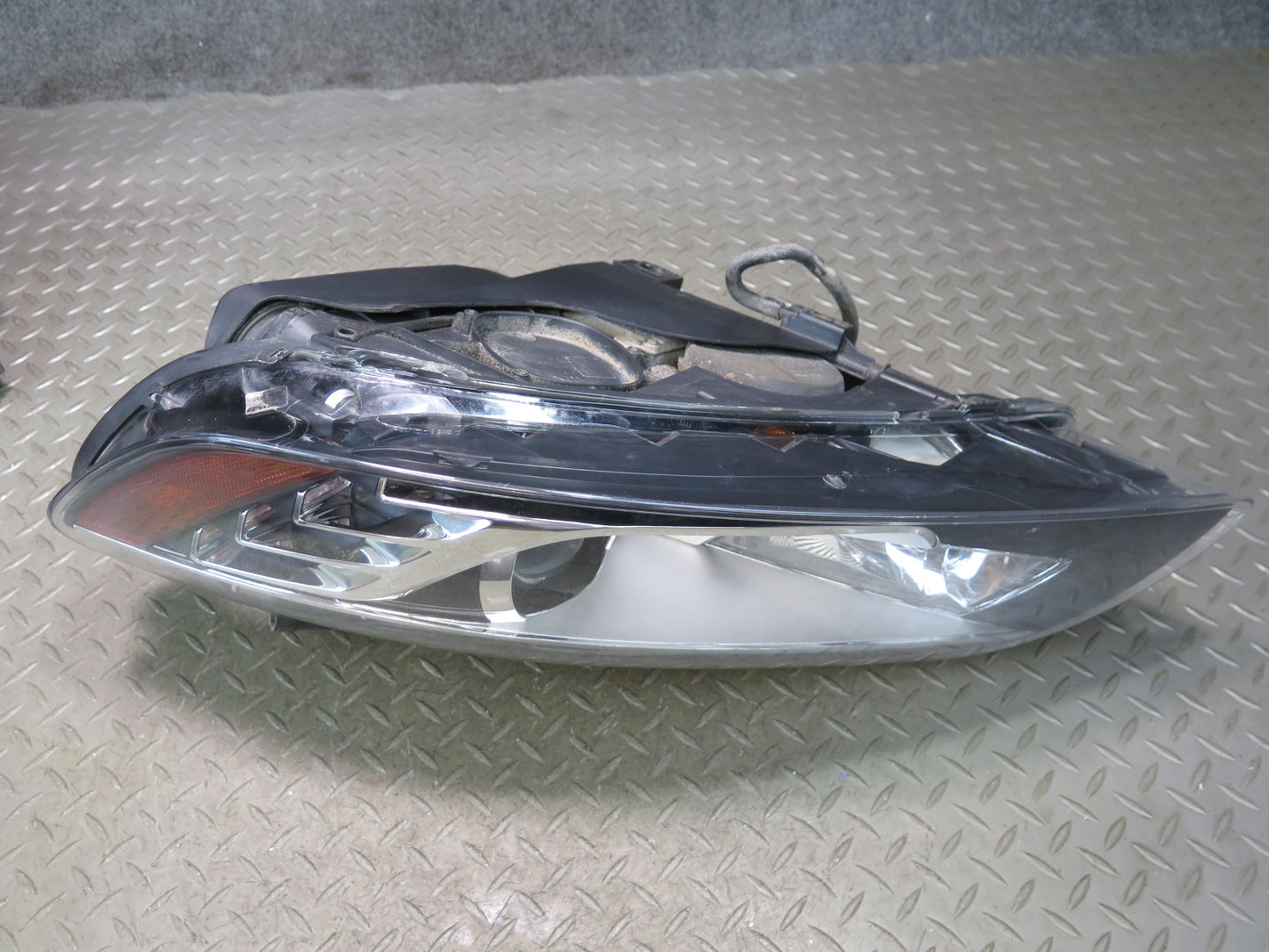 10-15 Audi 4L Q7 Set of 2 Front Left & Right Xenon HID Headlight Lamp OEM