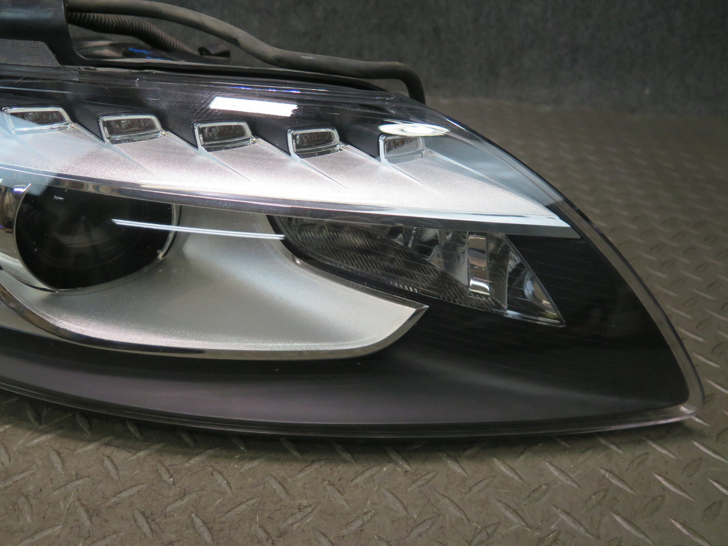10-15 Audi 4L Q7 Set of 2 Front Left & Right Xenon HID Headlight Lamp OEM