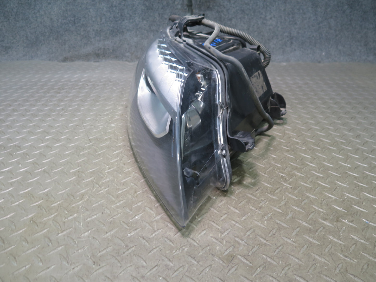 10-15 Audi 4L Q7 Set of 2 Front Left & Right Xenon HID Headlight Lamp OEM