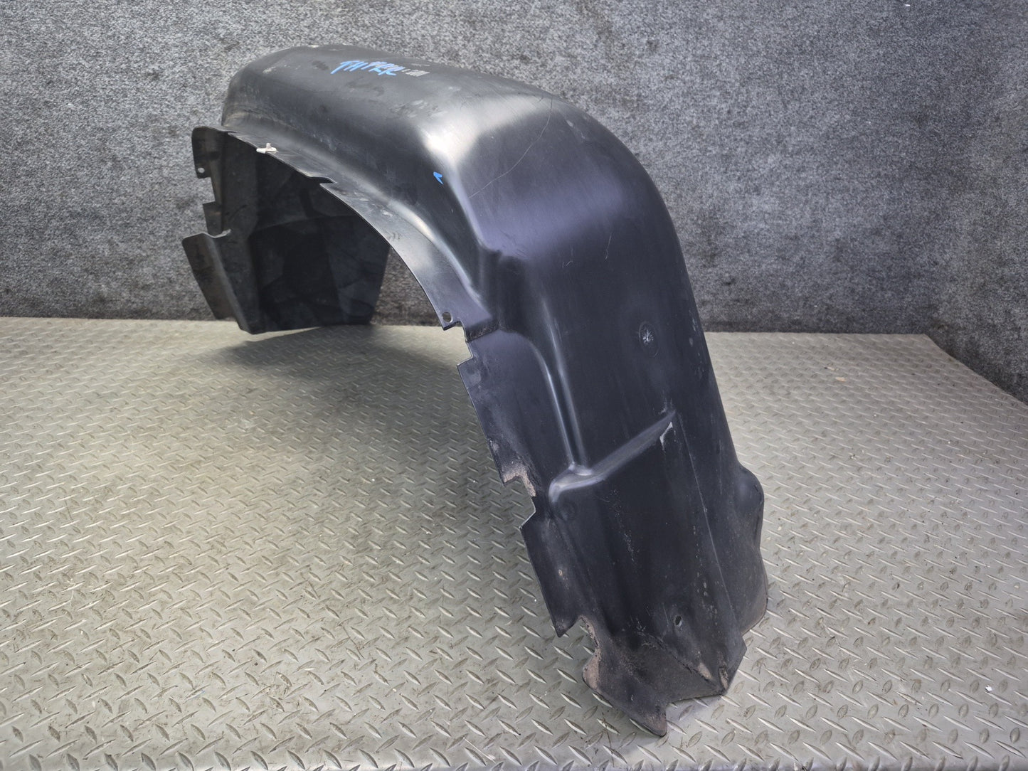 2003-2009 Hummer H2 Rear Right Wheel Fender Liner Splash Guard Shield 15111880