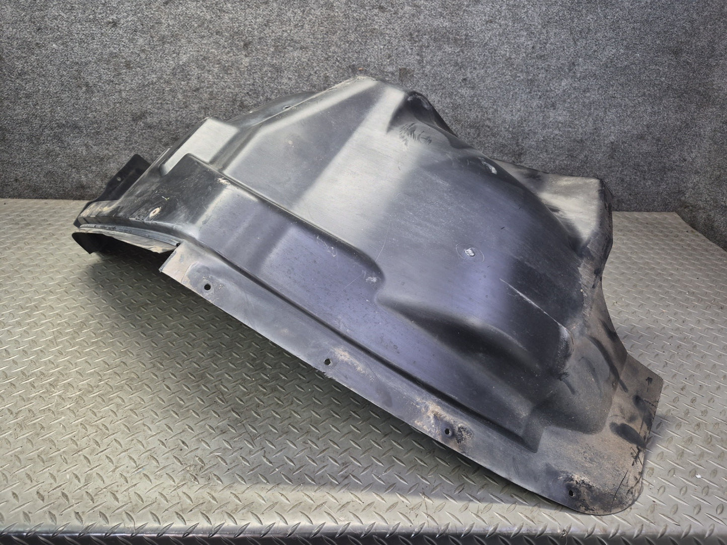 2003-2009 Hummer H2 Front Left Wheel Fender Liner Splash Guard Shield 15176641