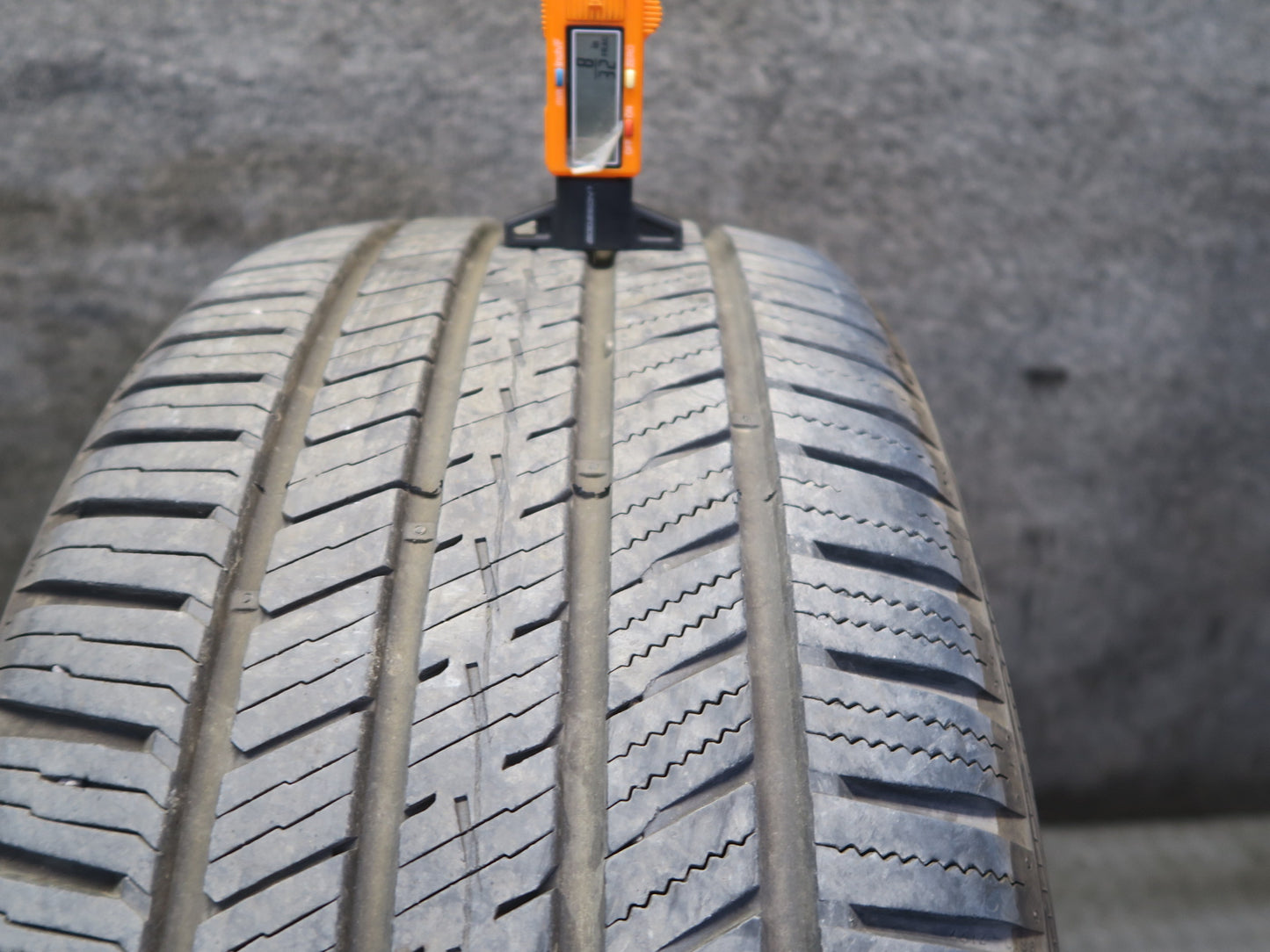 Set of 2 Vredestein Hypertrac A/S Tire 245/40 R19" 98Y M+S 1724 2624 8/32 Tread