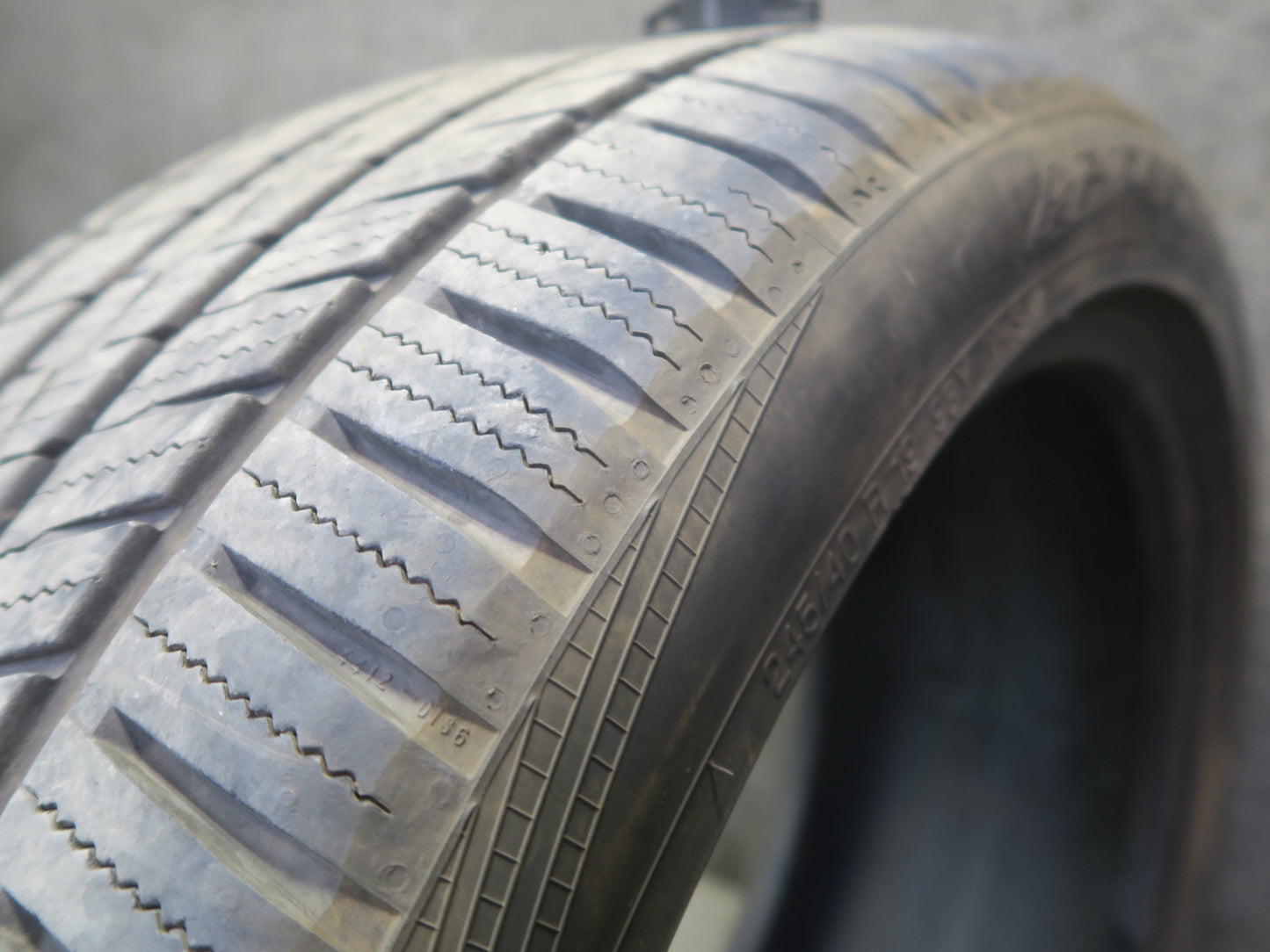 Set of 2 Vredestein Hypertrac A/S Tire 245/40 R19" 98Y M+S 1724 2624 8/32 Tread