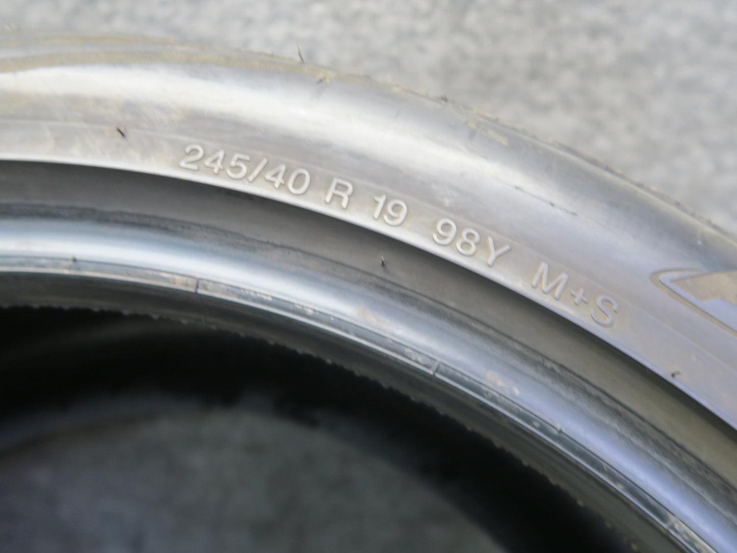 Set of 2 Vredestein Hypertrac A/S Tire 245/40 R19" 98Y M+S 1724 2624 8/32 Tread