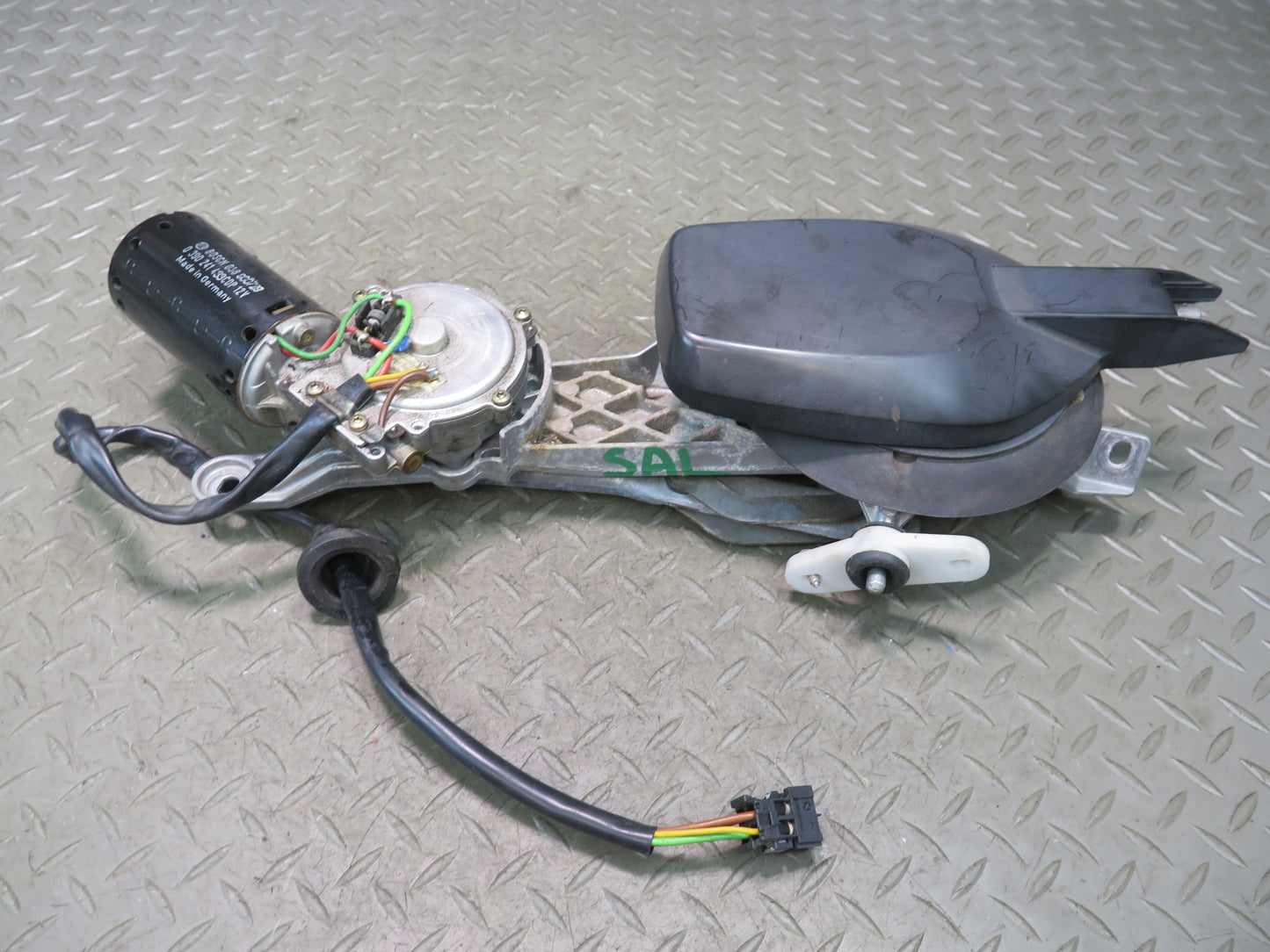 94-02 Mercedes R129 SL500 Windshield Wiper Transmission Linkage w Motor OEM
